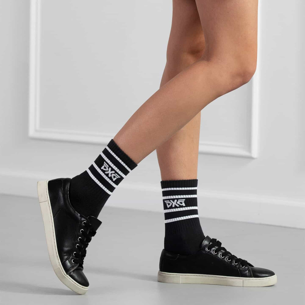 Women's Stripe Crew Socks black P22-O2003_1